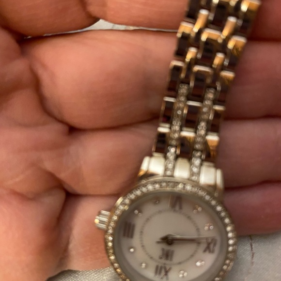 INC Ladies watch. Silver - Picture 3 of 8